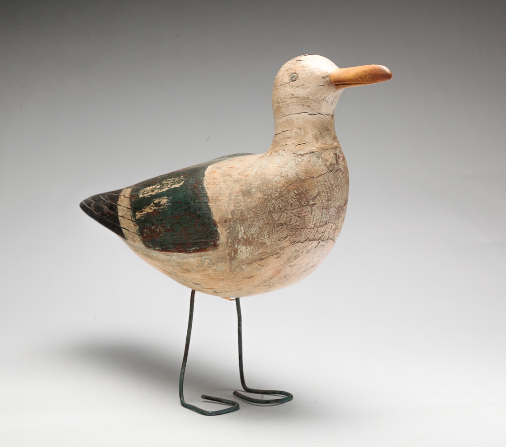 Appraisal: AMERICAN CARVED SEAGULL Mid th century Carved seagull with scratch