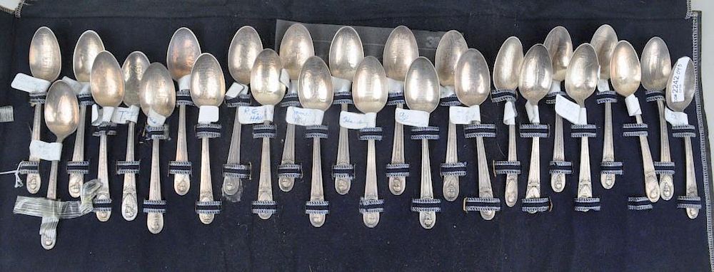 Appraisal: Set Wm Rogers Silver Plate Presidential Spoons in case Use