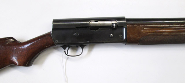 Appraisal: REMINGTON MODEL A SEMI AUTOMATIC SHOTGUN gauge modified choke barrel