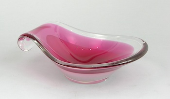 Appraisal: A Flygsfors Art Glass Bowl A Flygsfors art glass Coquille