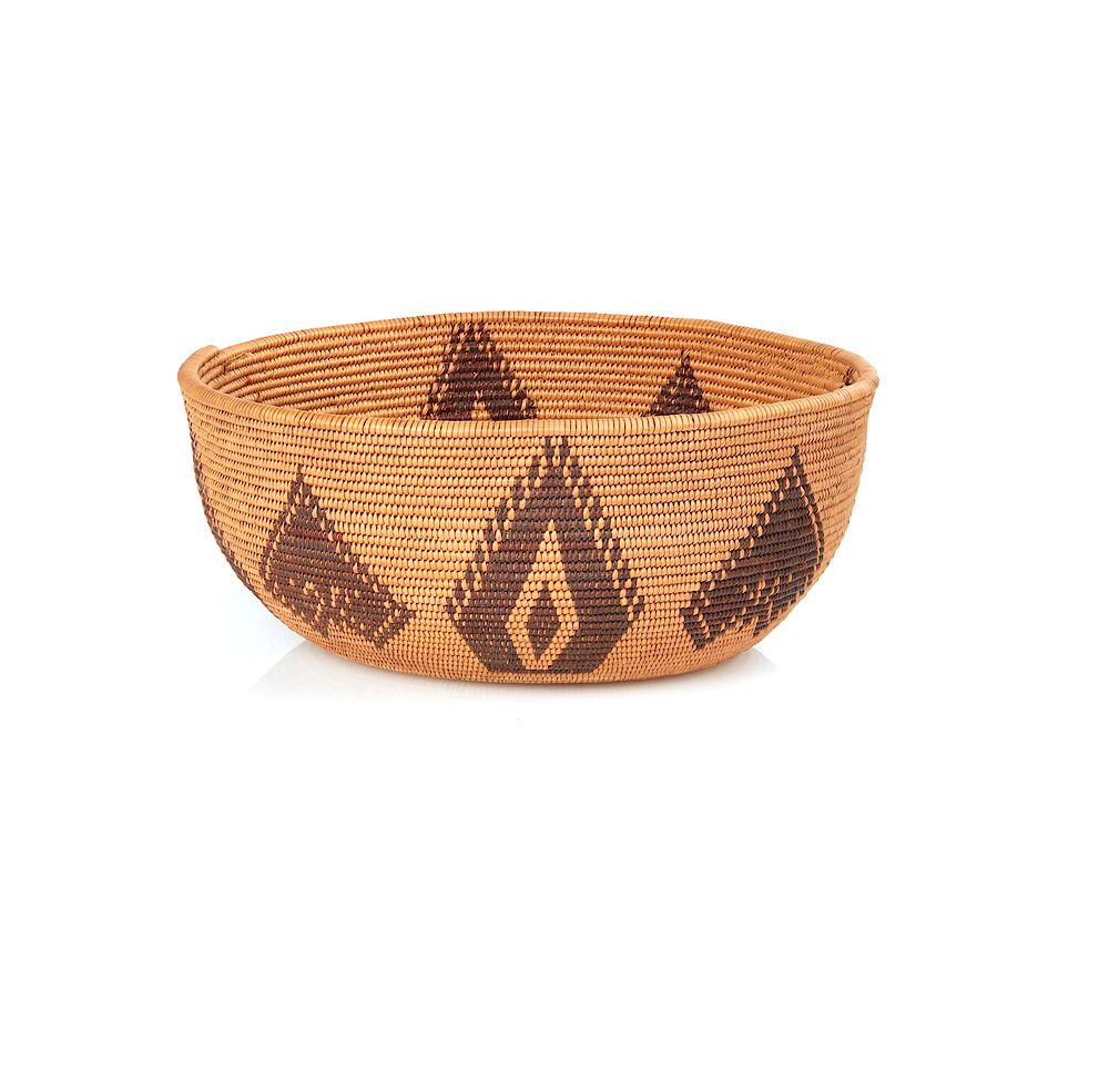 Appraisal: Maidu Basket Maidu basket decorated with alternating pointed hexagonals Dimensions