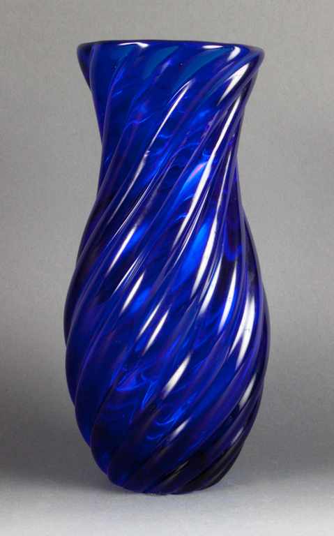 Appraisal: Murano amethyst glass vase Estimate - No condition report supplied