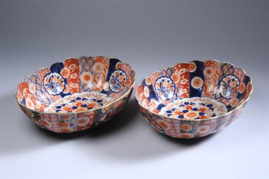 Appraisal: PAIR JAPANESE IMARI PORCELAIN BOWLS Meiji period Of oval fluted