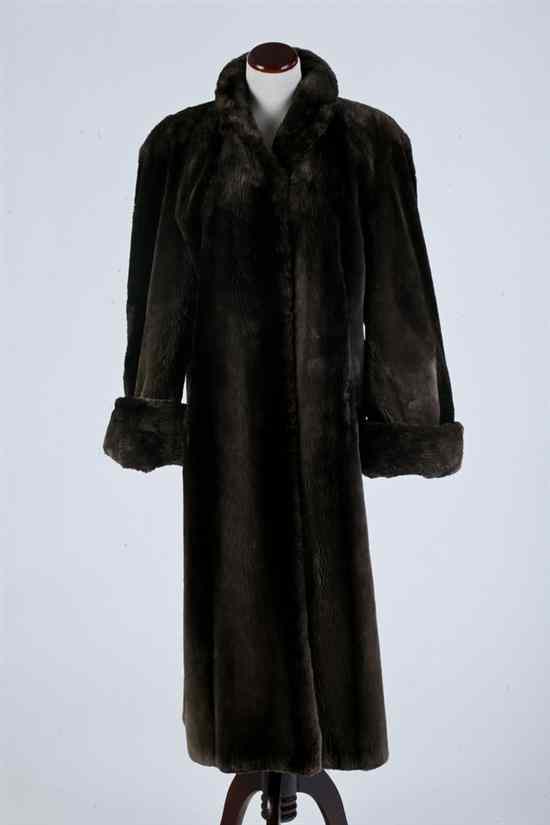 Appraisal: RICCARDO ROZZI BROWN SHEARED BEAVER FULL-LENGTH COAT With brown satin