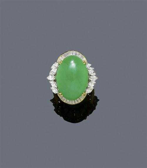 Appraisal: JADEITE AND DIAMOND RING Yellow gold Classic-elegant ring the top