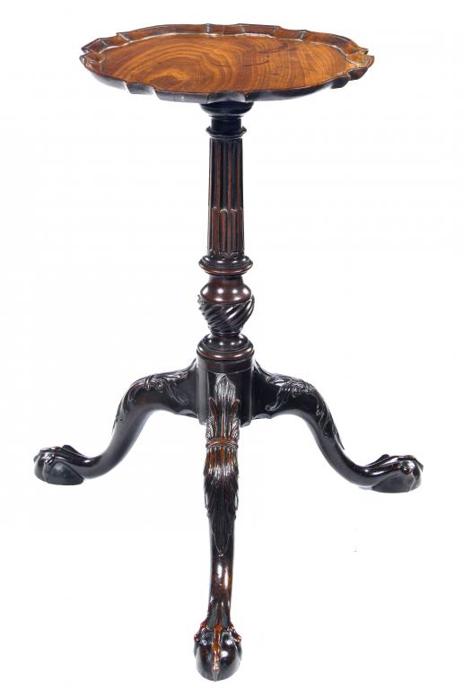 Appraisal: A GEORGE III MAHOGANY TRIPOD TABLE the figured top with