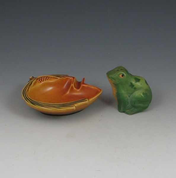 Appraisal: Rick Wisecarver Frog and Roseville Ashtray frog is green and