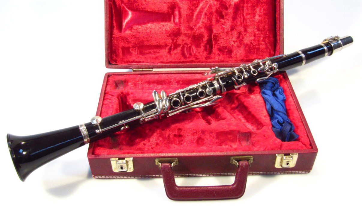 Appraisal: A thC five piece clarinet no in black with chrome