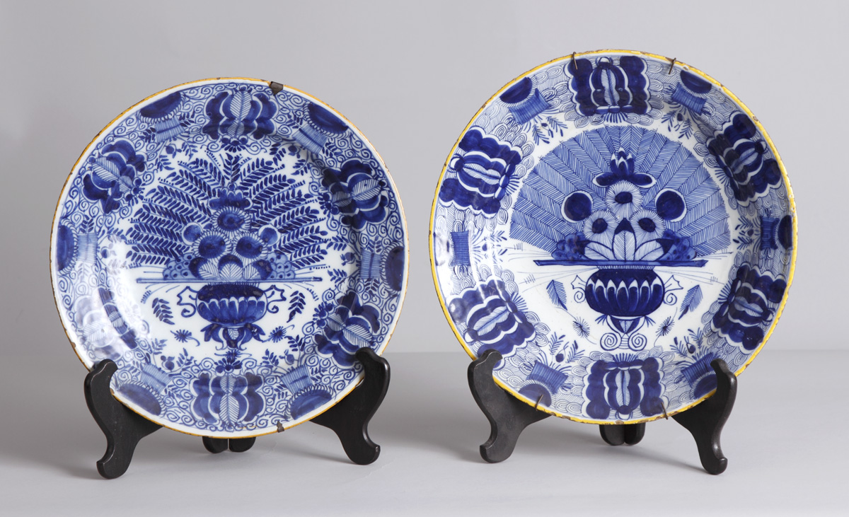 Appraisal: Delft Chargers th cent Normal edge wear to both x