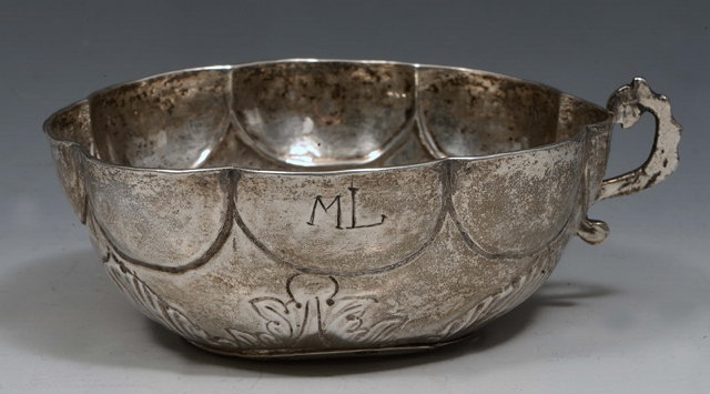 Appraisal: A TH CENTURY DUTCH SILVER CUP with pressed and lobed