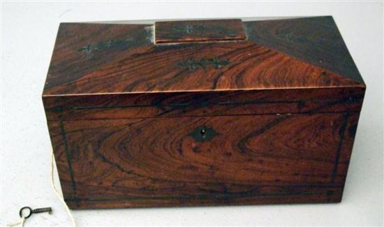 Appraisal: th century rosewood and brass inlaid tea caddy the interior