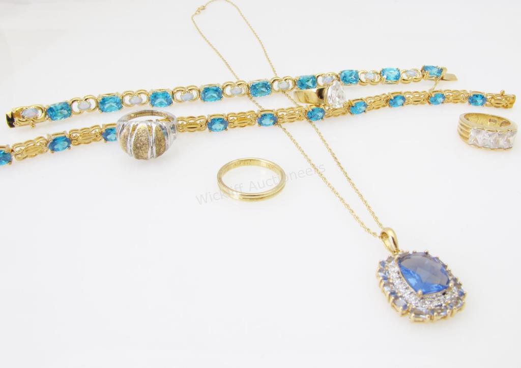 Appraisal: A collection of vermeil jewelry including a long bracelet with