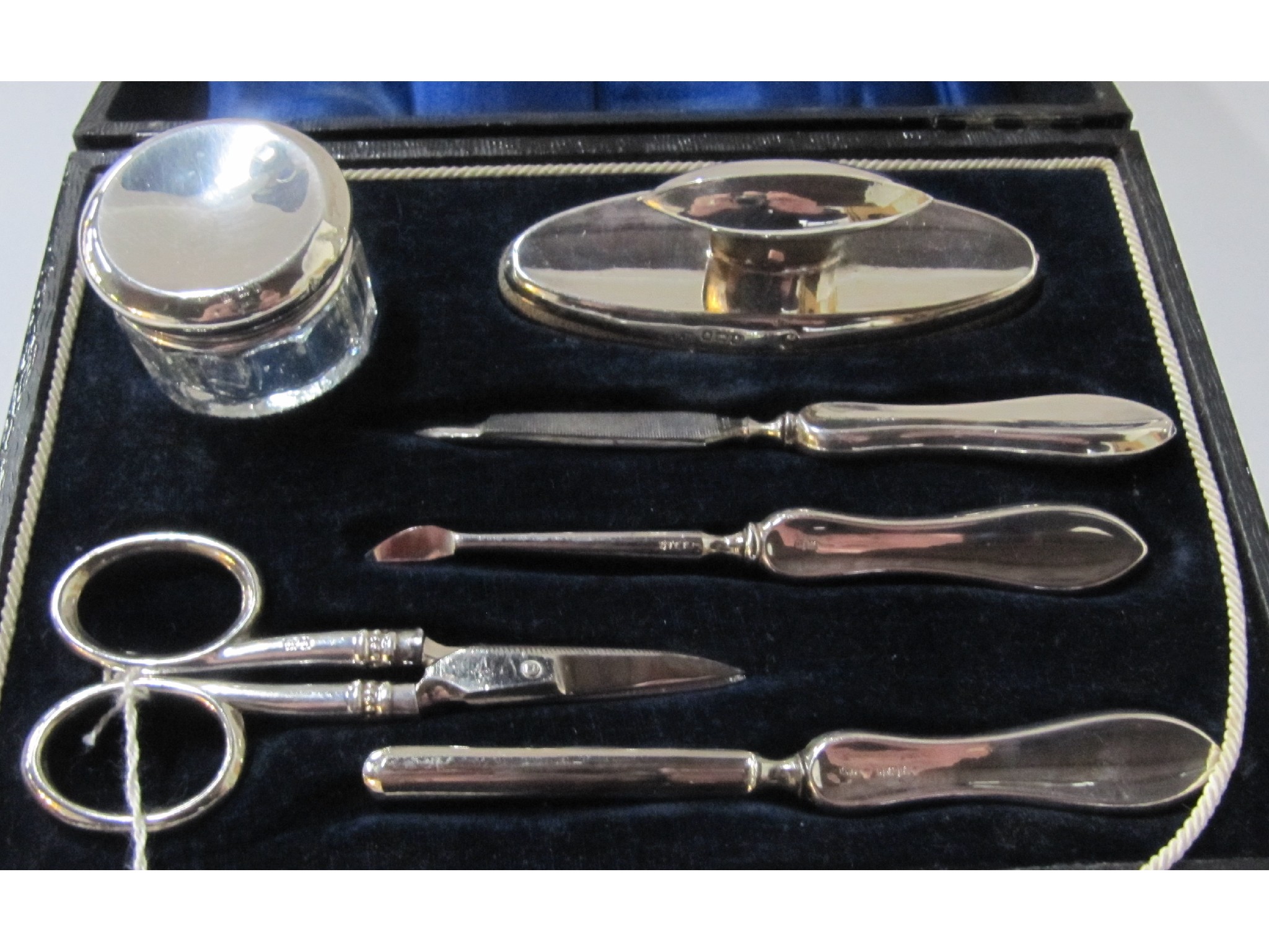 Appraisal: A cased six piece silver manicure set Birmingham