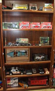 Appraisal: Vintage model cars lot of approximately Vintage model cars some