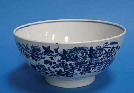 Appraisal: A FIRST PERIOD WORCESTER BLUE AND WHITE SLOPS BOWL transfer