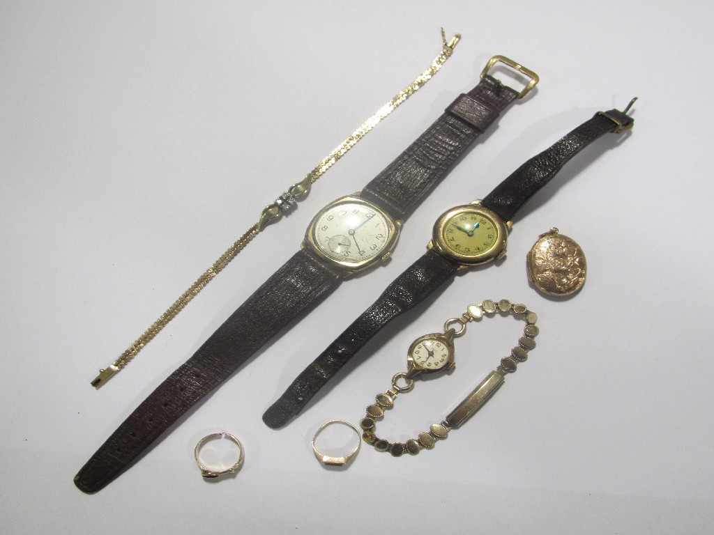 Appraisal: Lot comprising two early th century ct gold cased wrist