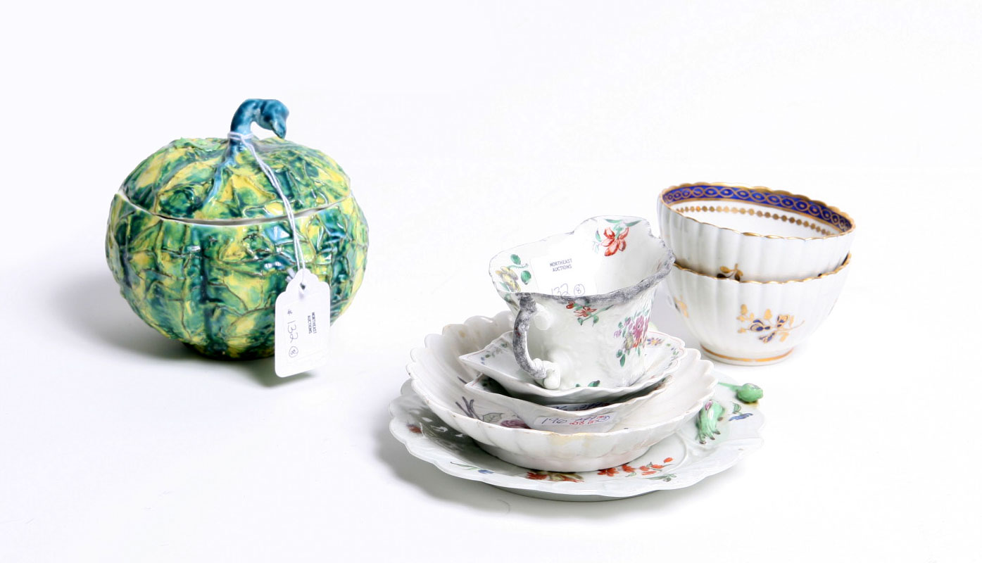 Appraisal: SEVEN ENGLISH PORCELAIN WARES CIRCA - Comprising a Bow scalloped