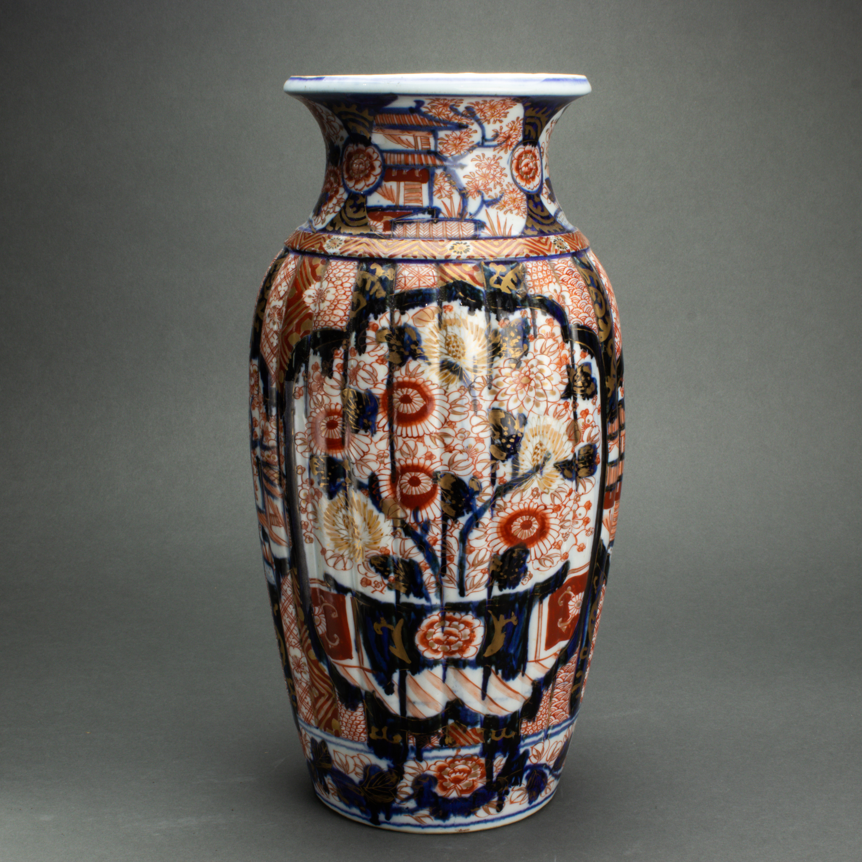 Appraisal: JAPANESE IMARI VASE Japanese Imari vase h