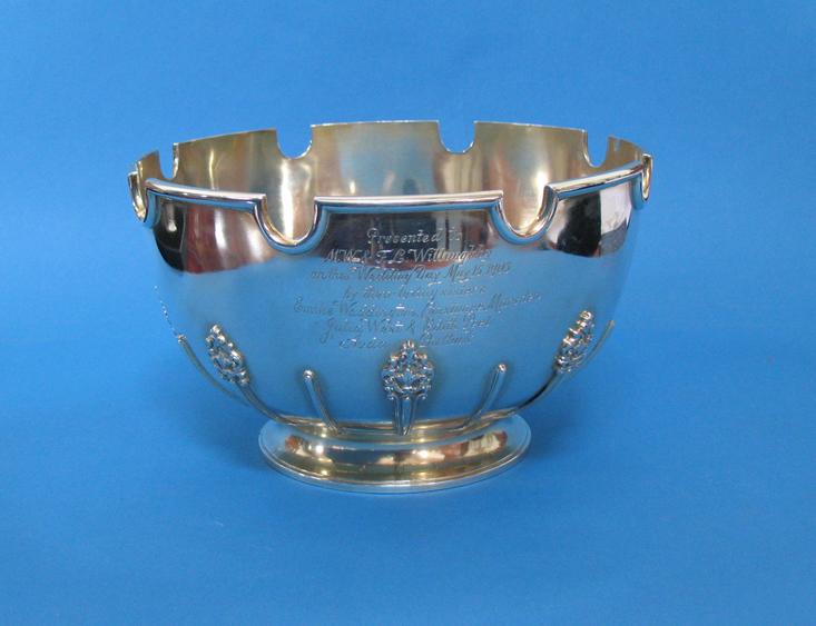 Appraisal: AN EDWARDIAN ROSEBOWL of tapering circular form with a castellated