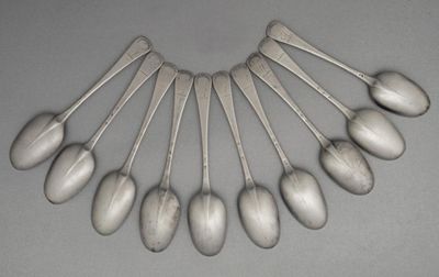 Appraisal: A set of ten Queen Anne tablespoons with moulded rattails