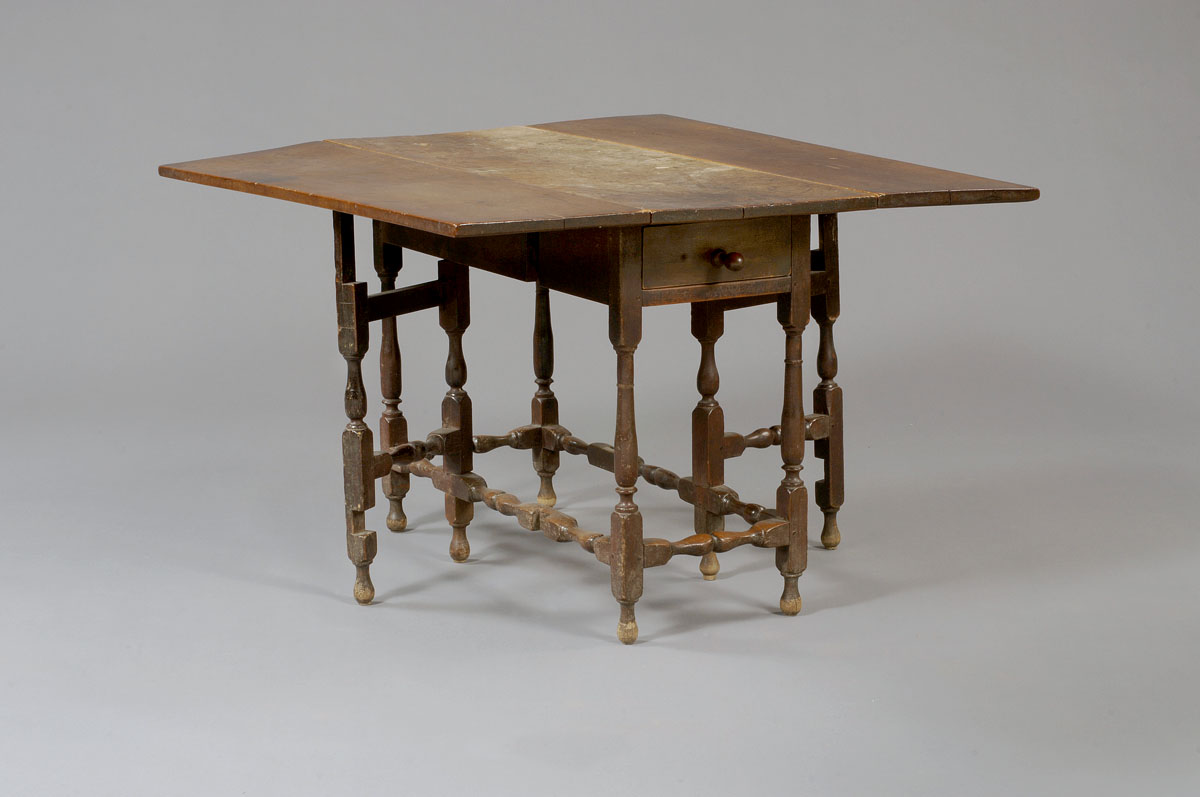 Appraisal: NEW ENGLAND WILLIAM AND MARY MAPLE GATE-LEG TABLE The rectangular