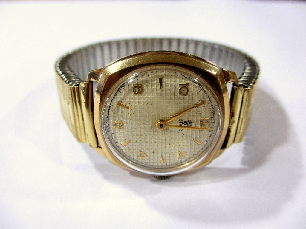 Appraisal: A gents ct gold Tudor wrist watch the circular champagne