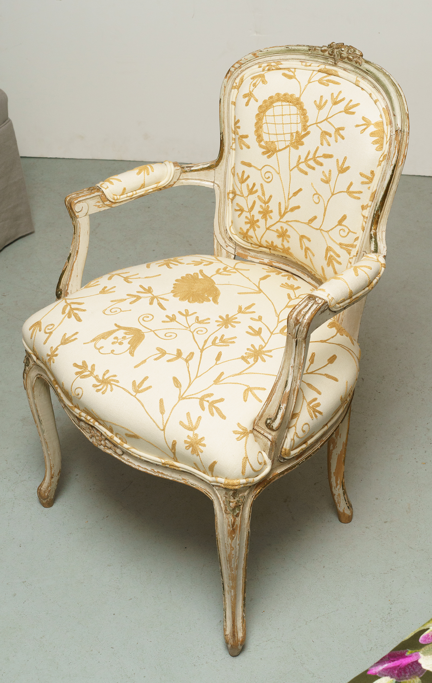 Appraisal: A LOUIS XVI INSPIRED FRENCH BEGERE Brand new textured floral