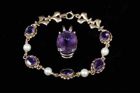 Appraisal: TWO ITEMS K YELLOW GOLD AND AMETHYST JEWELRY Oval amethyst