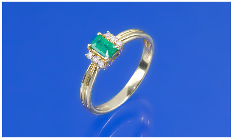 Appraisal: ct Gold Diamond And Emerald Ring Central Set Green Emerald