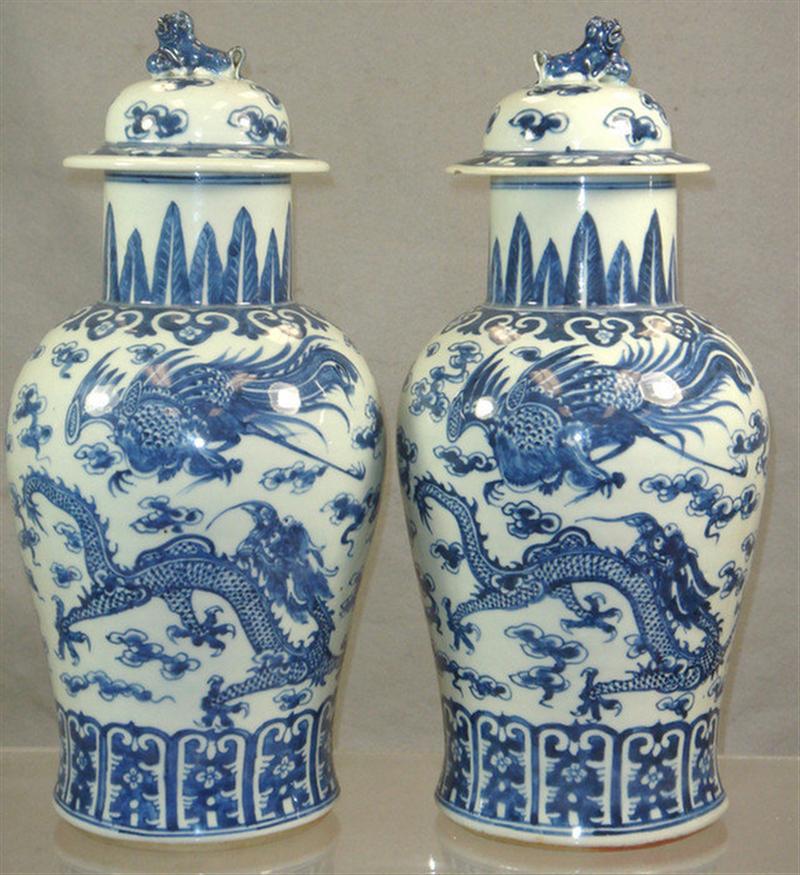 Appraisal: Pair of th th c Chinese porcelain covered jars with