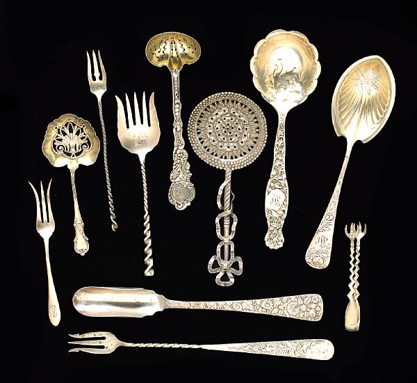 Appraisal: A group of sterling flatware service pieces Comprising Arlington cheese