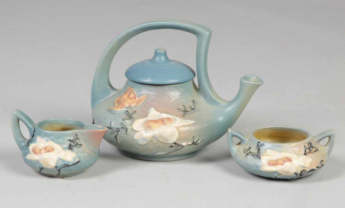 Appraisal: Roseville Pc Tea Set Overall crazing Nick to creamer spout