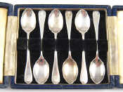 Appraisal: A boxed set of six silver shell pattern tea spoons