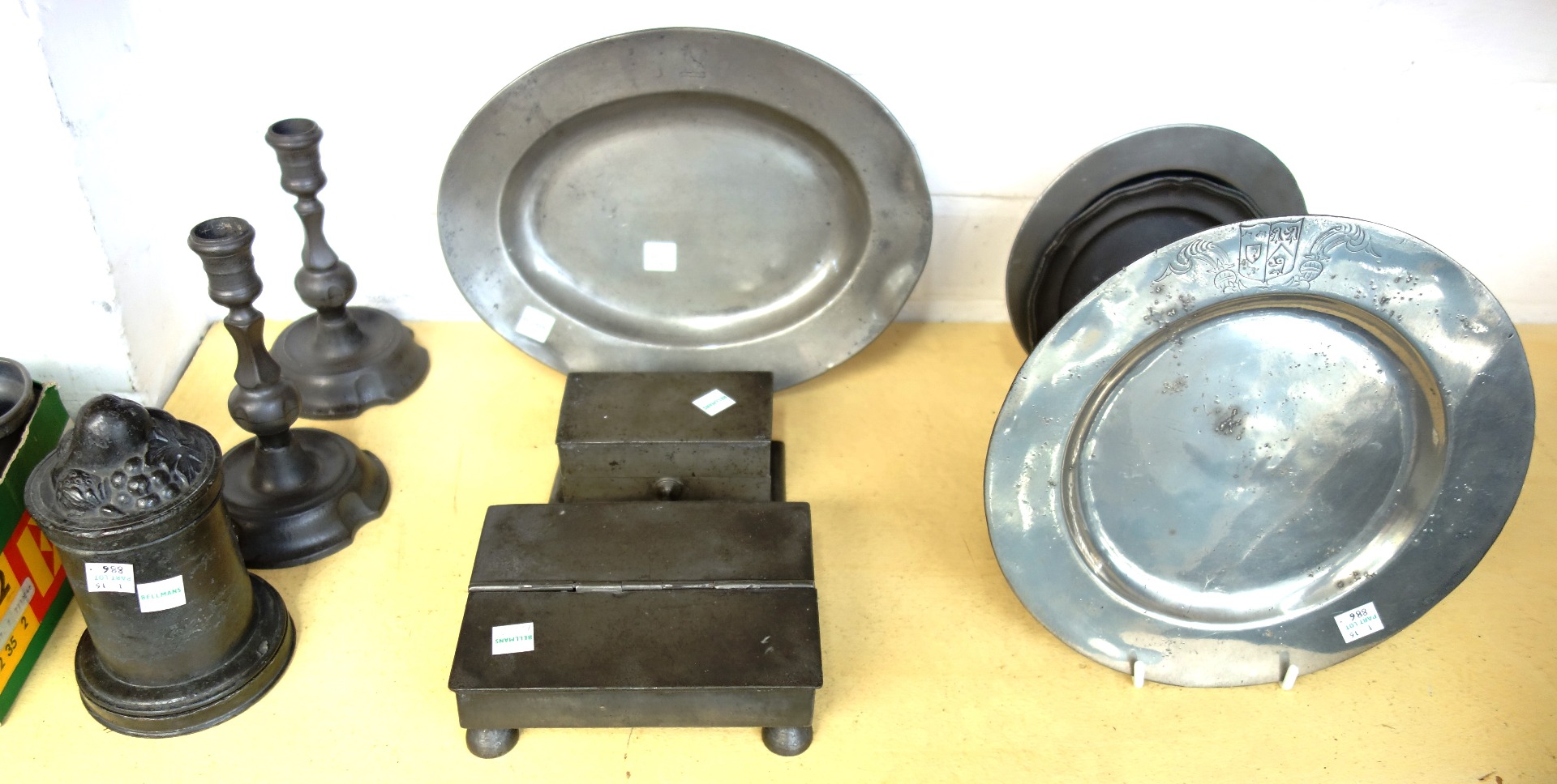 Appraisal: A quantity of pewter wares including a late th century