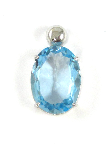 Appraisal: BLUE TOPAZ AND EIGHTEEN KARAT GOLD PENDANT The white gold