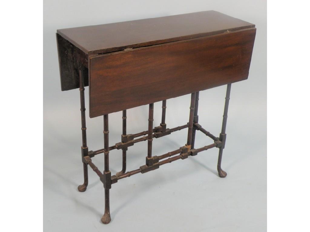 Appraisal: A mahogany 'spider leg' drop leaf table in George III