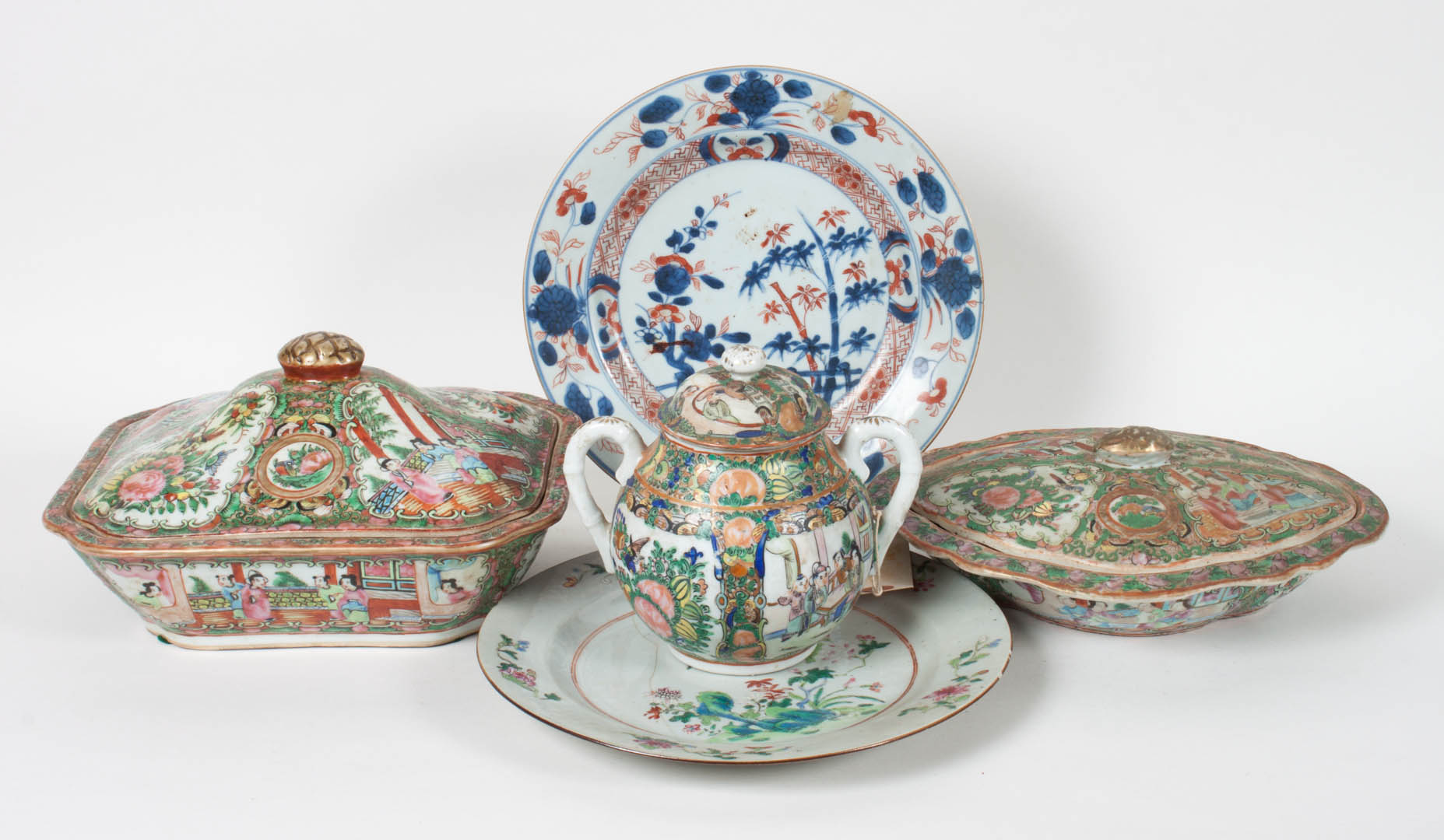 Appraisal: Five assorted Chinese Export porcelain articles th and th centuries