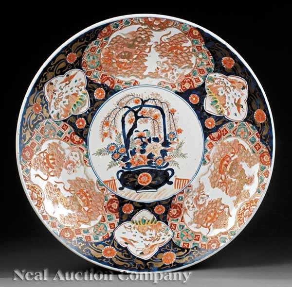 Appraisal: A Japanese Imari Porcelain Charger Meiji Period - central roundel