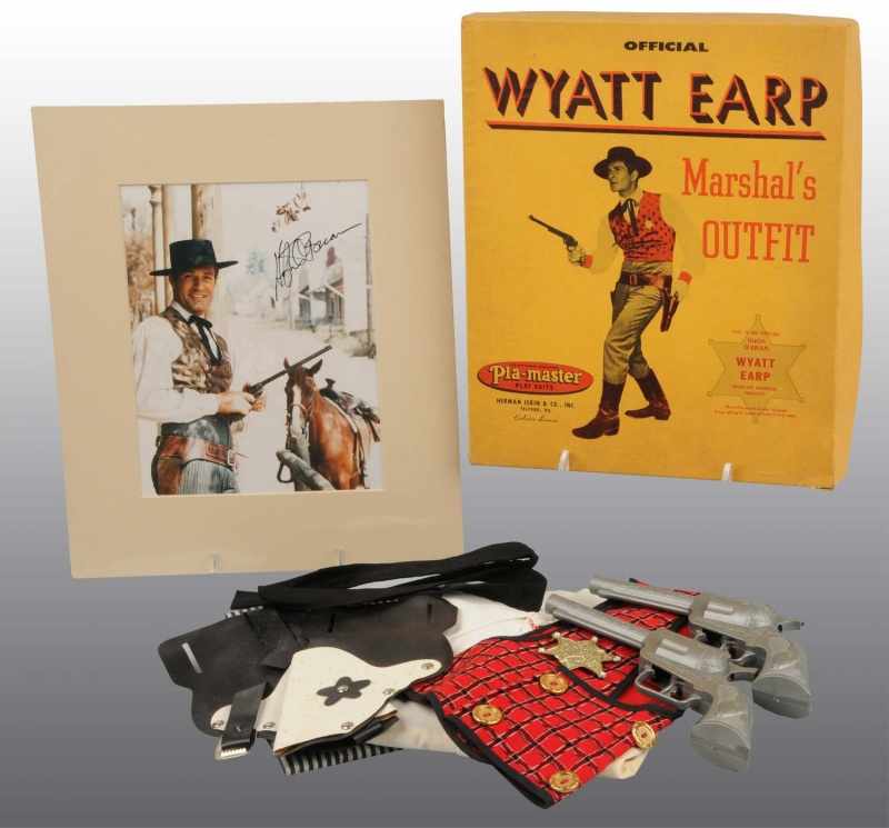 Appraisal: Wyatt Earp Marshall Outfit Description Size s Boxes set made