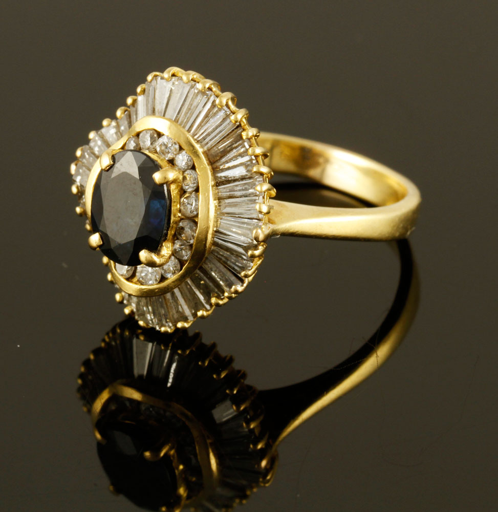 Appraisal: - K Gold and Sapphire Ring K yellow gold and