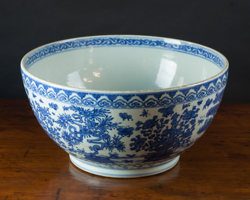 Appraisal: LARGE CHINESE MING DYNASTY STYLE BLUE UNDERGLAZE PORCELAIN BOWL the