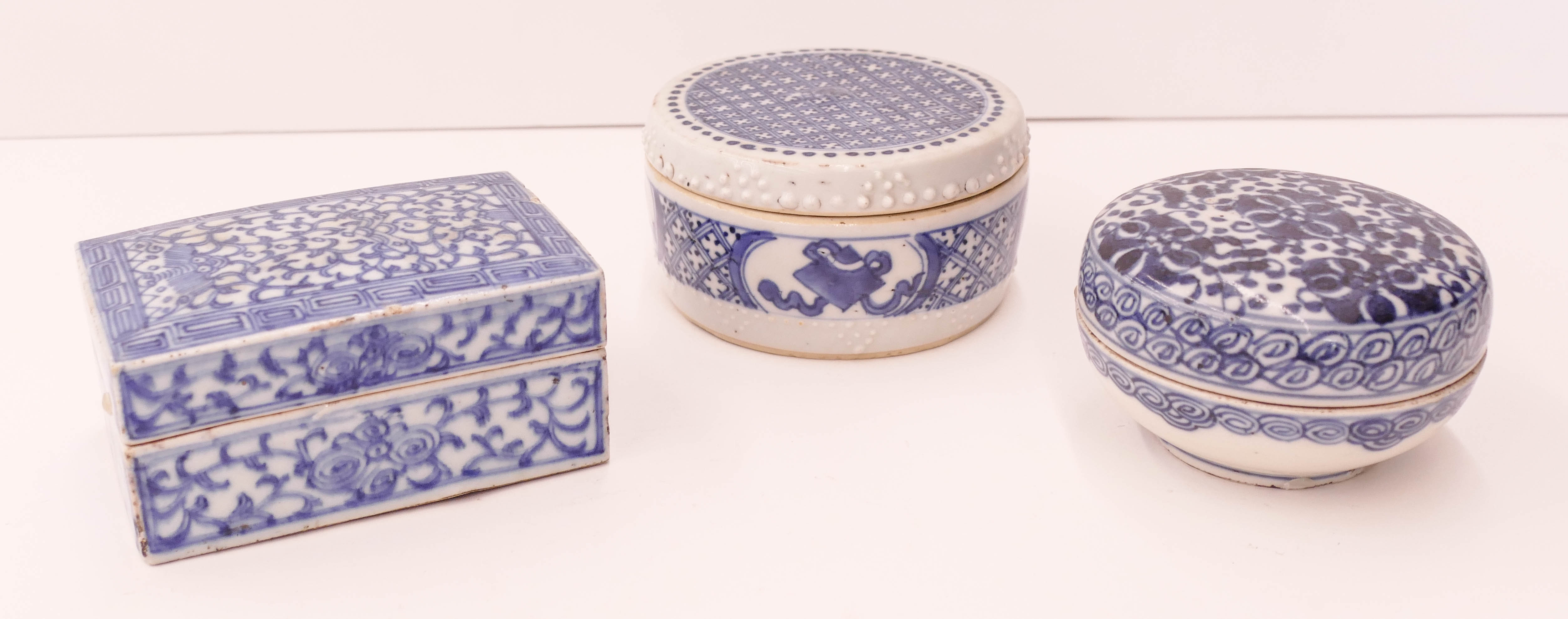 Appraisal: pc Chinese Qing Blue and White Boxes Includes a drum