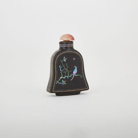 Appraisal: A Black Lacquer Mother-of-Pearl Snuff Bottle Qianli mark th Century