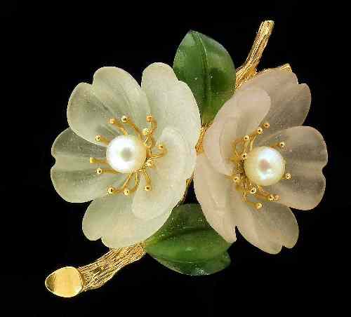 Appraisal: A late s ct gold mounted rose quartz pearl and