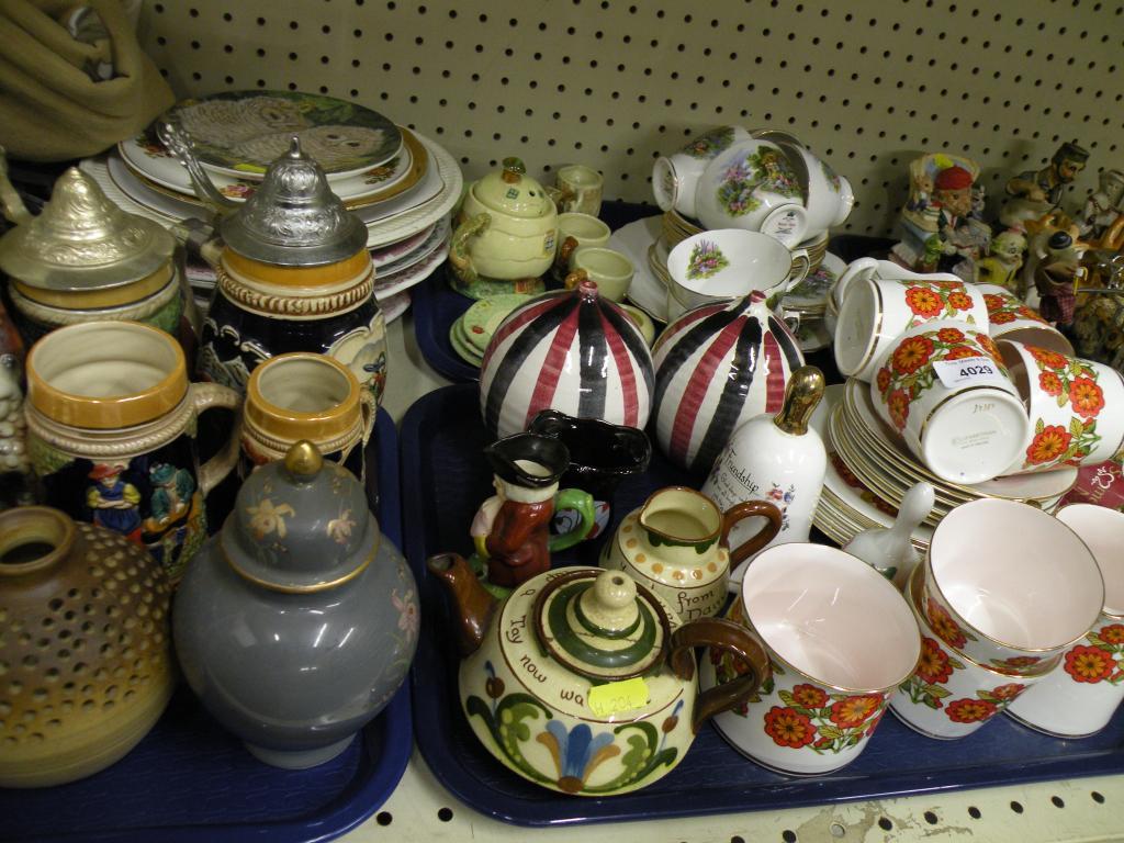 Appraisal: A large quantity of mainly ornaments to include Devon Mottoware