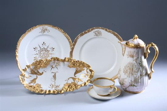 Appraisal: -PIECE ASSEMBLED GILT-DECORATED PORCELAIN DINNER SERVICE early th century Including