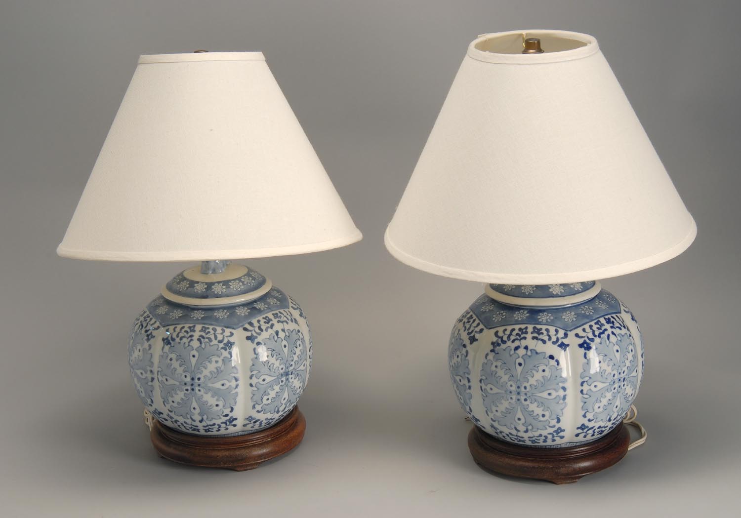 Appraisal: PAIR OF CONTEMPORARY CHINESE BLUE AND WHITE PORCELAIN LAMPS in