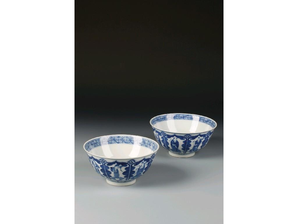 Appraisal: A PAIR OF CHINESE BLUE AND WHITE BOWLS the exterior