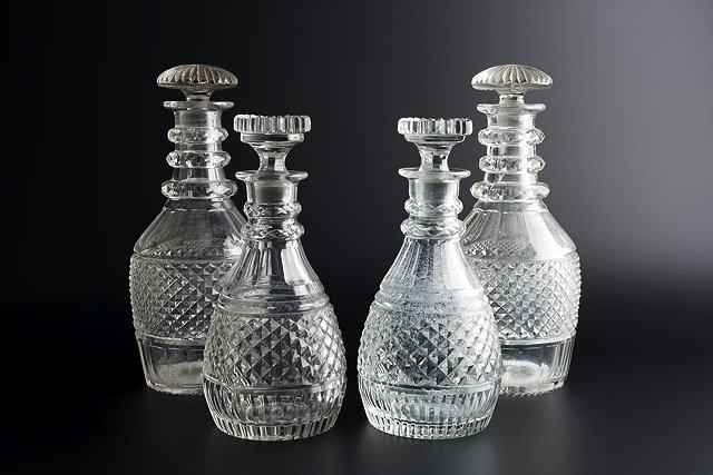 Appraisal: A PAIR OF EARLY TH CENTURY DECANTERS AND STOPPERS with