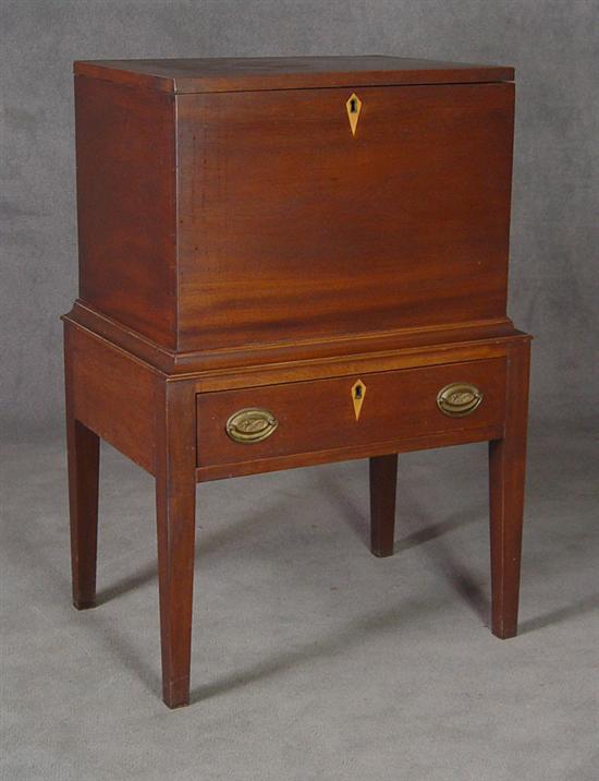 Appraisal: Mahogany Cellarette Dovetailed case with partitions for bottles Molded base